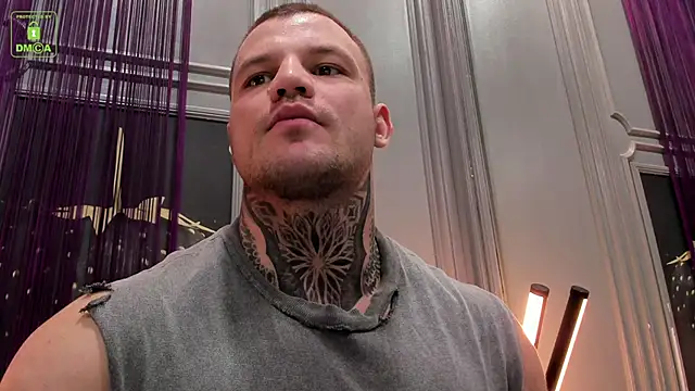 Snapshot of OliverSport chatting on 03/13/25, 10:47 OliverSport online show from 03/13/25, 10:47