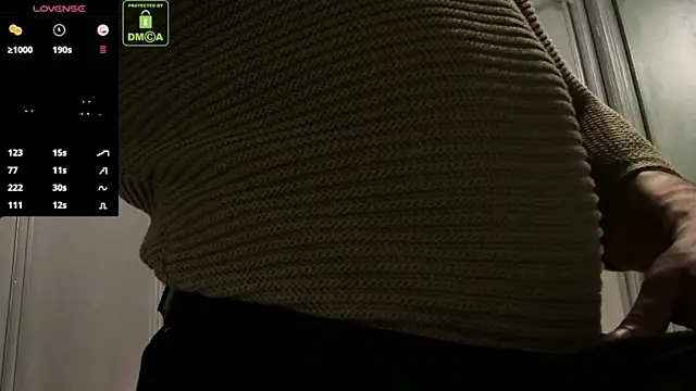 Snapshot of OliverSport chatting on 09/14/25, 10:47 OliverSport online show from 09/14/25, 10:47