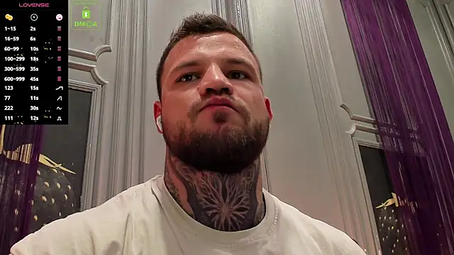 Snapshot of OliverSport chatting on 10/11/25, 03:32 OliverSport online show from 10/11/25, 03:32