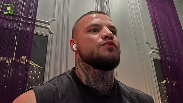 Snapshot of OliverSport chatting on 10/12/25, 03:55 OliverSport online show from 10/12/25, 03:55