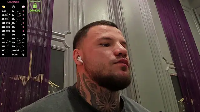 Snapshot of OliverSport chatting on 11/29/25, 11:02 OliverSport online show from 11/29/25, 11:02