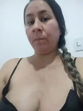 Nala1986 online show from 11/17/25, 11:54