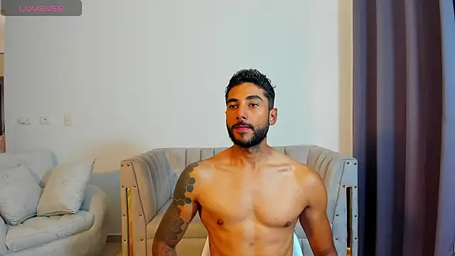 Snapshot of MARC_THOMPSON_ chatting on 09/26/25, 03:05 MARC THOMPSON online show from 09/26/25, 03:05