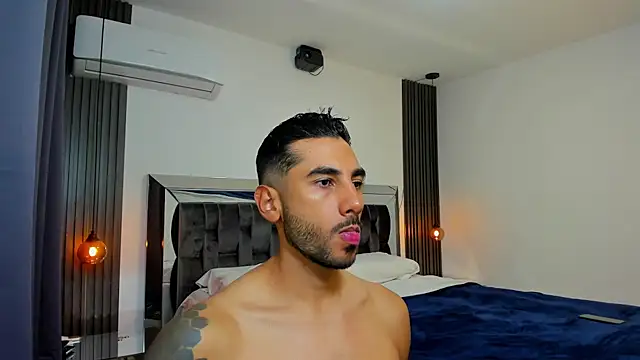 Snapshot of MARC_THOMPSON_ chatting on 10/20/25, 12:22 MARC THOMPSON online show from 10/20/25, 12:22