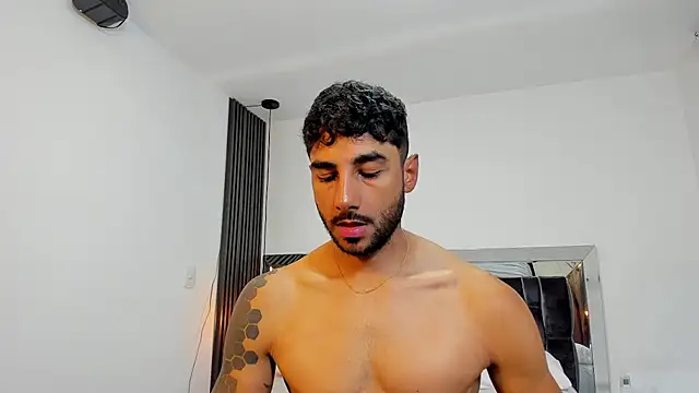 Snapshot of MARC_THOMPSON_ chatting on 10/26/25, 01:44 MARC THOMPSON online show from 10/26/25, 01:44