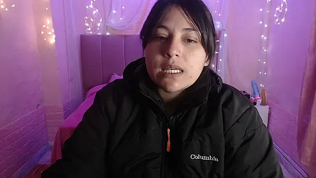 Snapshot of Aitana_200 chatting on 10/14/25, 01:01 Aitana 200 online show from 10/14/25, 01:01