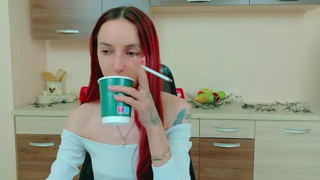 Julia Jae online show from 04/18/26, 05:44