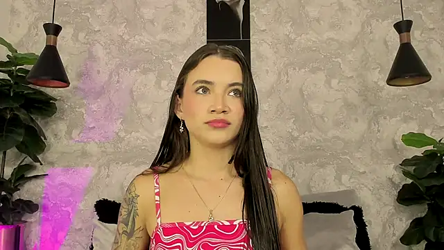 Snapshot of aitana_baker_ chatting on 10/18/25, 02:58 aitana baker online show from 10/18/25, 02:58