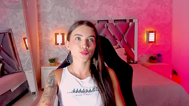 aitana baker  online show from 01/09/26, 03:42