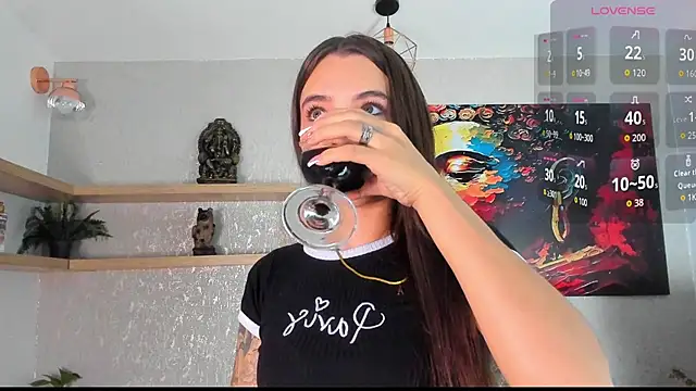 aitana baker  online show from 03/31/26, 04:35