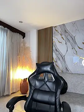 Snapshot of JulienSaint chatting on 09/11/25, 11:43 JulienSaint online show from 09/11/25, 11:43