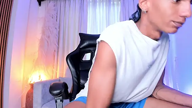 Snapshot of JulienSaint chatting on 09/24/25, 11:57 JulienSaint online show from 09/24/25, 11:57