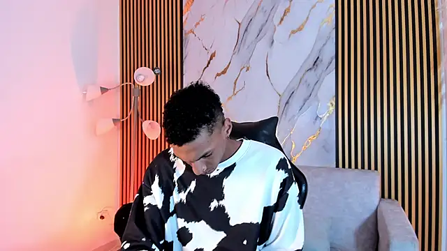 Snapshot of JulienSaint chatting on 10/03/25, 12:24 JulienSaint online show from 10/03/25, 12:24