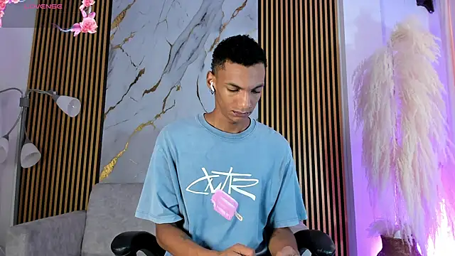 Snapshot of JulienSaint chatting on 12/03/25, 12:14 JulienSaint online show from 12/03/25, 12:14