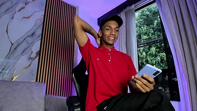 Snapshot of JulienSaint chatting on 12/04/25, 12:14 JulienSaint online show from 12/04/25, 12:14