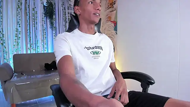 JulienSaint online show from 05/15/26, 11:39