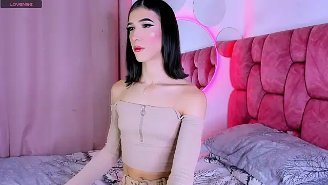 fhalon foxxxys  online show from 11/18/25, 08:08