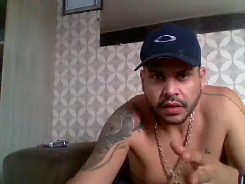 Snapshot of JOAO_PEDRO35 chatting on 11/15/25, 12:45 JOAO PEDRO35 online show from 11/15/25, 12:45