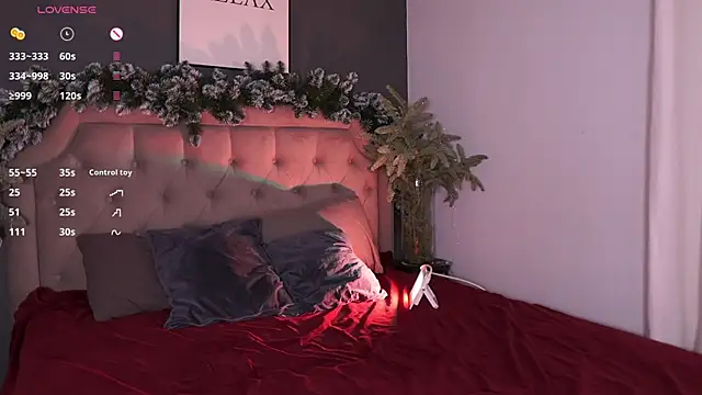 Snapshot of MissBunnyDoll chatting on 12/19/25, 12:34 MissBunnyDoll online show from 12/19/25, 12:34