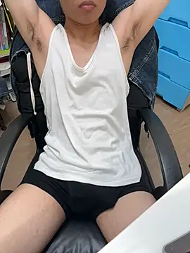 Snapshot of seniorrr2006 chatting on 03/27/26, 08:37 seniorrr2006 online show from 03/27/26, 08:37