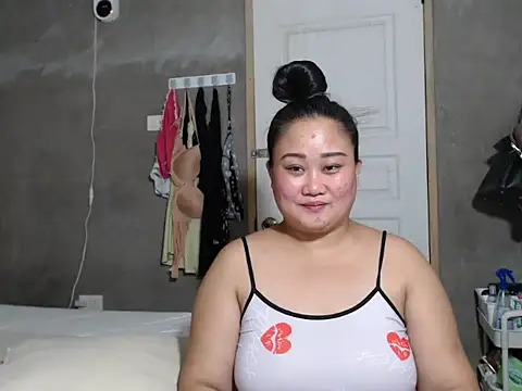 Snapshot of jengrey chatting on 12/18/25, 05:46 jengrey online show from 12/18/25, 05:46