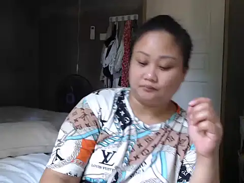 Snapshot of jengrey chatting on 01/10/26, 02:02 jengrey online show from 01/10/26, 02:02