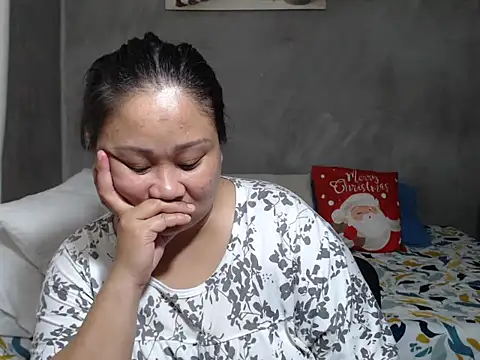 Snapshot of jengrey chatting on 01/14/26, 01:00 jengrey online show from 01/14/26, 01:00