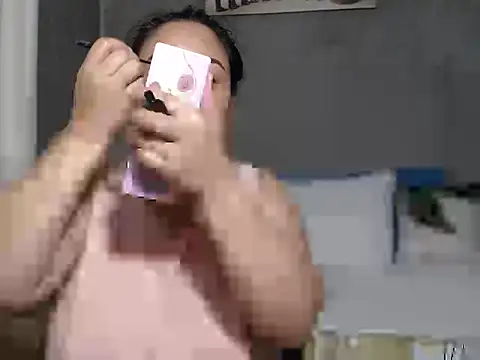 Snapshot of jengrey chatting on 03/19/26, 01:31 jengrey online show from 03/19/26, 01:31