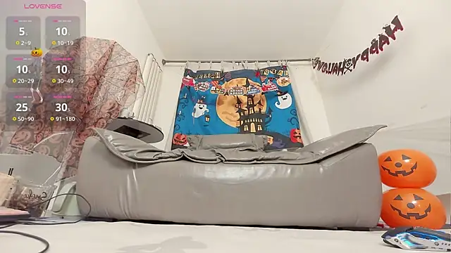 fox-yiyi online show from 10/25/25, 12:02