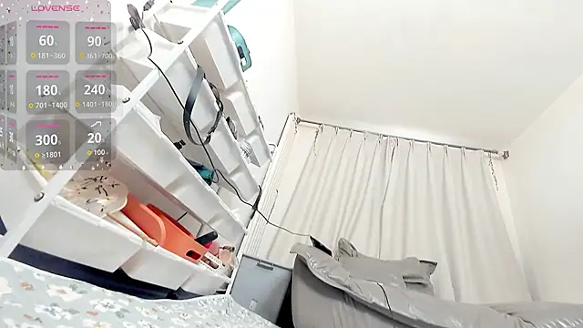 Snapshot of fox-yiyi chatting on 01/17/26, 08:08 fox-yiyi online show from 01/17/26, 08:08