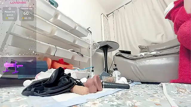 Snapshot of fox-yiyi chatting on 02/23/26, 08:01 fox-yiyi online show from 02/23/26, 08:01