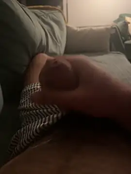 Snapshot of Bigtitsloveshow chatting on 10/28/25, 03:54 Bigtitsloveshow online show from 10/28/25, 03:54