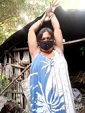 Hotty-rosni online show from 11/13/25, 02:21