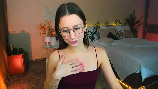 Snapshot of YourLovellyStory chatting on 11/20/25, 09:20 YourLovellyStory online show from 11/20/25, 09:20