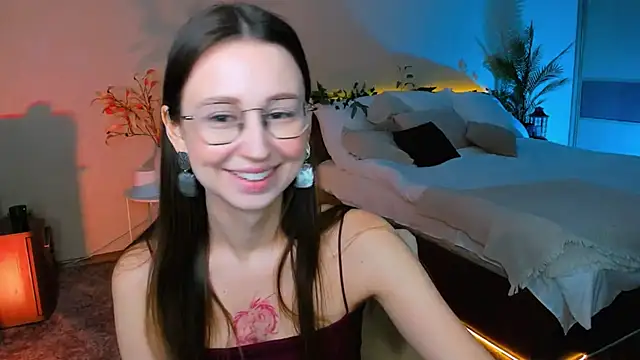 Snapshot of YourLovellyStory chatting on 11/27/25, 10:28 YourLovellyStory online show from 11/27/25, 10:28