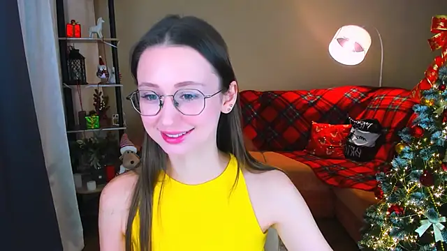 Snapshot of YourLovellyStory chatting on 12/17/25, 04:35 YourLovellyStory online show from 12/17/25, 04:35