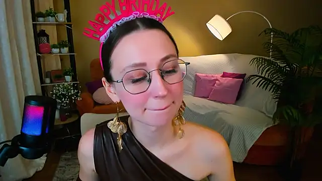 YourLovellyStory online show from 01/18/26, 04:55