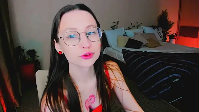 YourLovellyStory online show from 02/10/26, 10:30