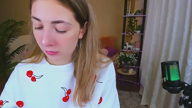 SensitiveSooul online show from 09/19/25, 04:36