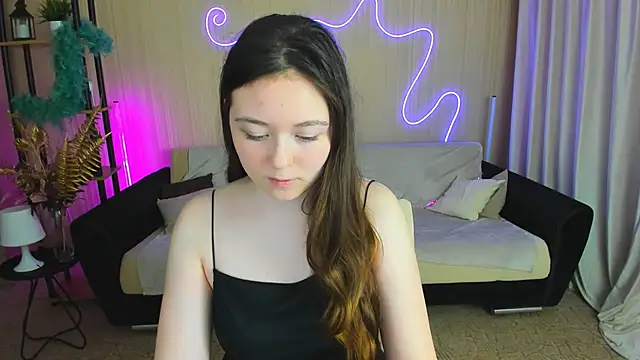 AlluringLookk online show from 10/03/25, 06:27