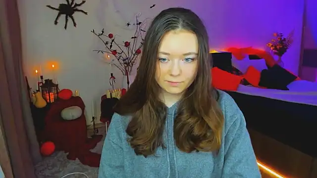 AlluringLookk online show from 10/27/25, 12:09