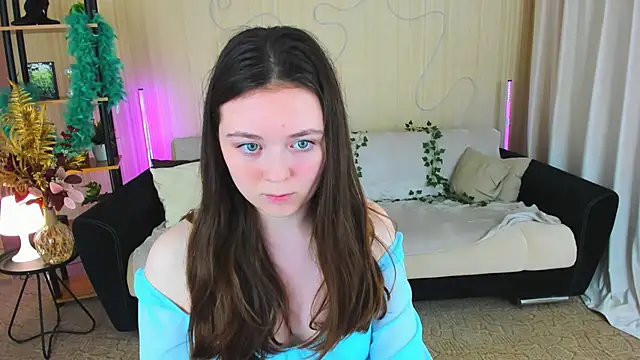 AlluringLookk online show from 11/28/25, 04:42