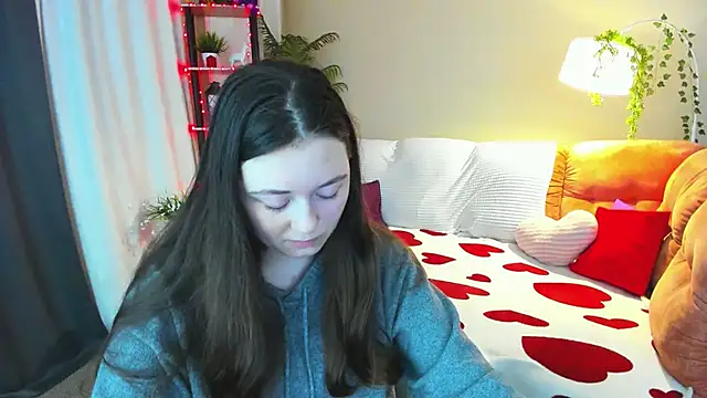 AlluringLookk online show from 04/14/26, 04:35