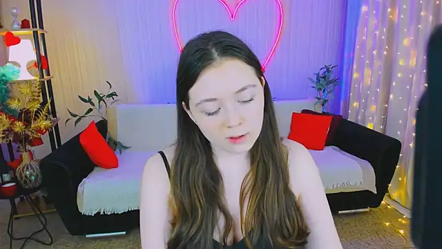 AlluringLookk online show from 04/15/26, 07:58