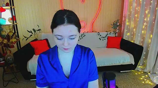 AlluringLookk online show from 04/20/26, 05:48