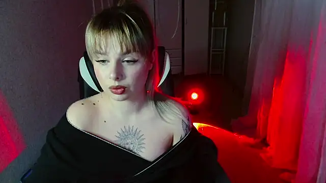 Snapshot of AngelicaHollywood chatting on 02/19/26, 10:17 AngelicaHollywood online show from 02/19/26, 10:17