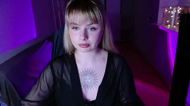 Snapshot of AngelicaHollywood chatting on 03/03/26, 08:26 AngelicaHollywood online show from 03/03/26, 08:26