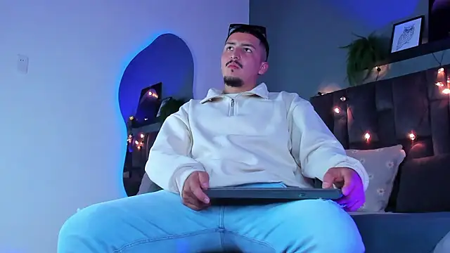 MrFox   online show from 02/04/26, 07:31