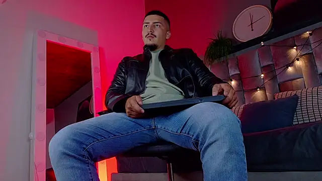 MrFox   online show from 02/16/26, 07:21