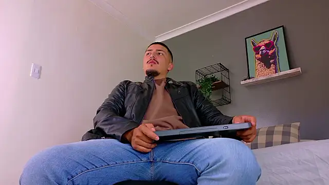 MrFox   online show from 03/10/26, 07:30